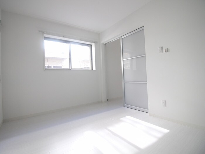 物件内観写真11　(居室)