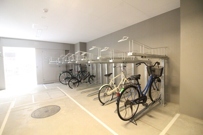 物件外観写真6　(駐輪場)