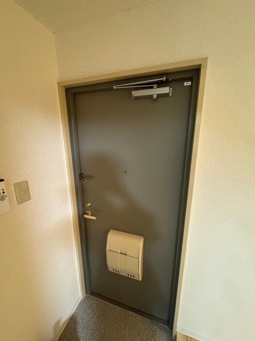 物件内観写真16　(玄関)