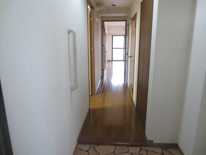 物件内観写真15　(玄関)