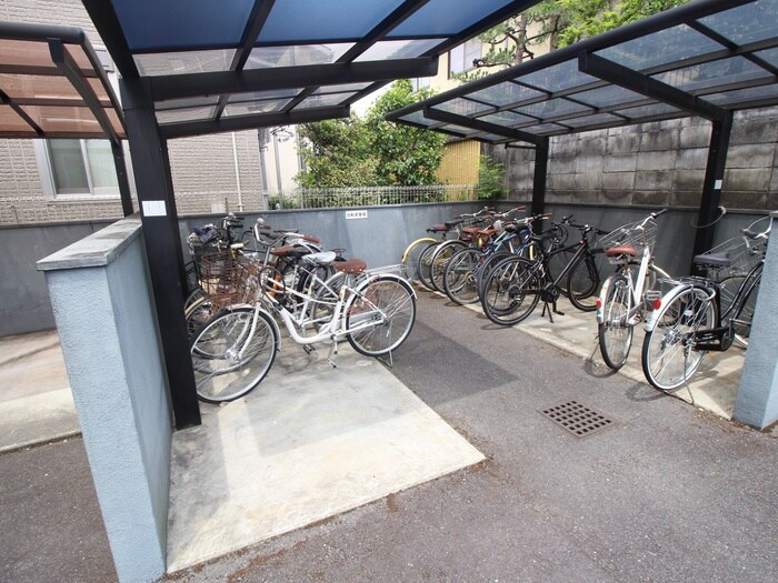 物件外観写真3　(駐輪場)