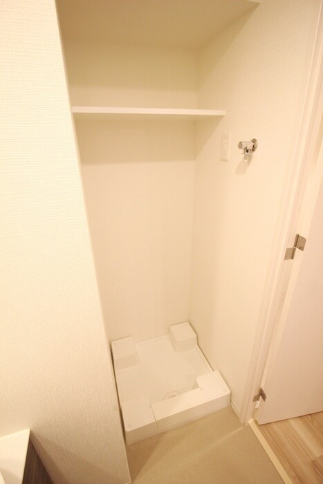 物件内観写真10　(洗濯機置場)