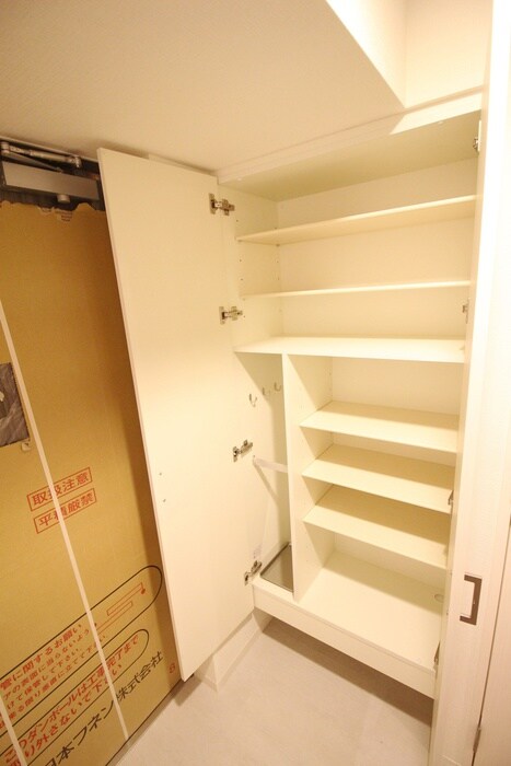 物件内観写真18　(靴箱)