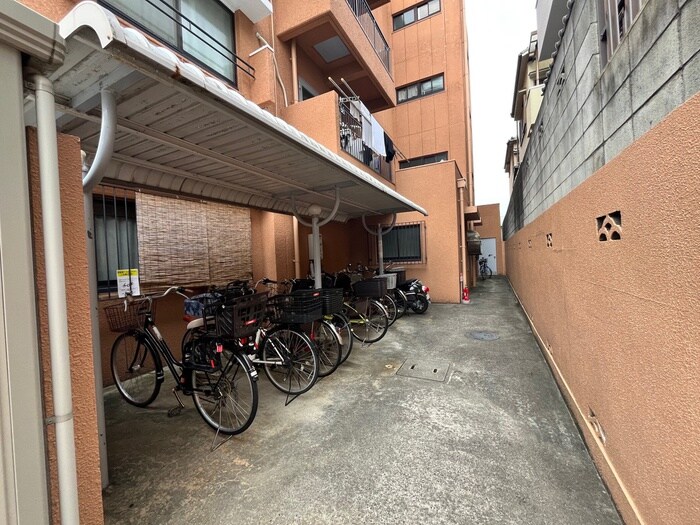 物件外観写真6　(駐輪場)