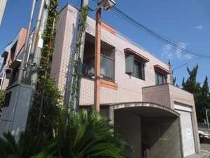 サンプロムナード外観写真