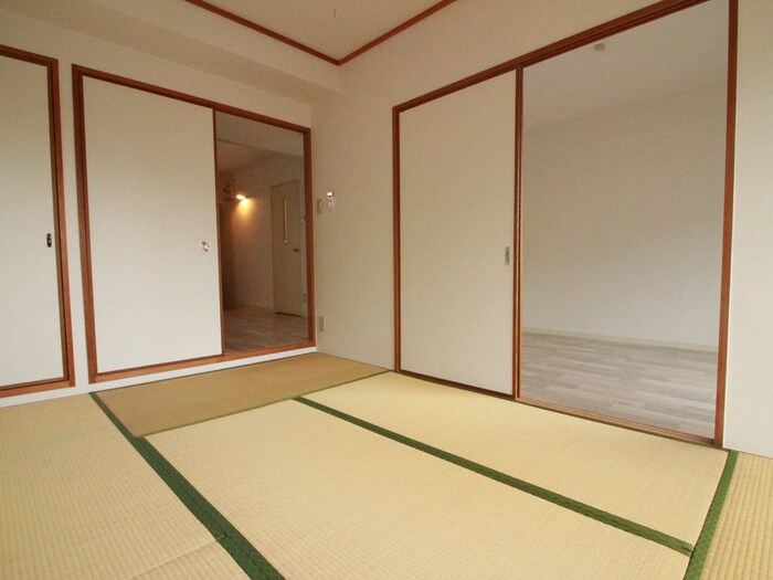 物件内観写真10　(居室)