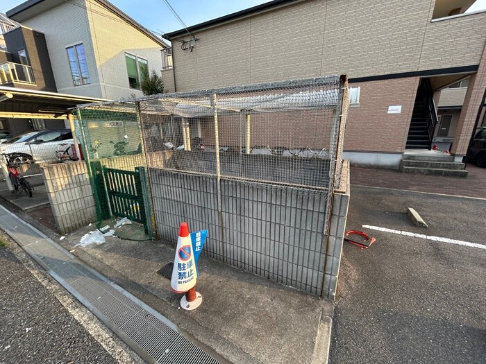 物件外観写真4　(建物設備)