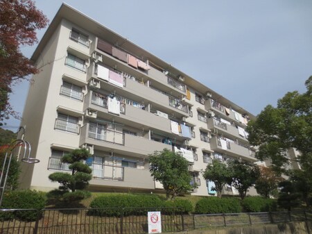 箕面如意谷住宅１５号棟（302）外観写真