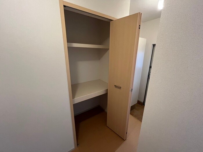物件内観写真18　(収納)