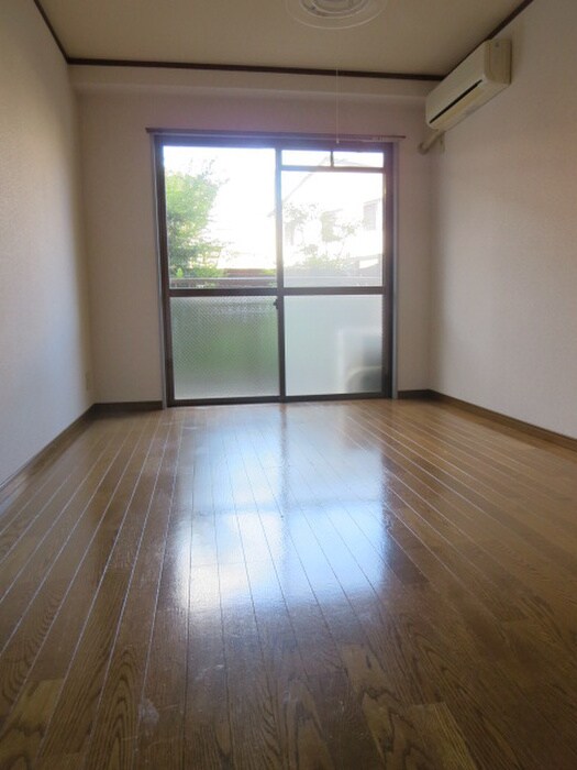 物件内観写真4　(居室)