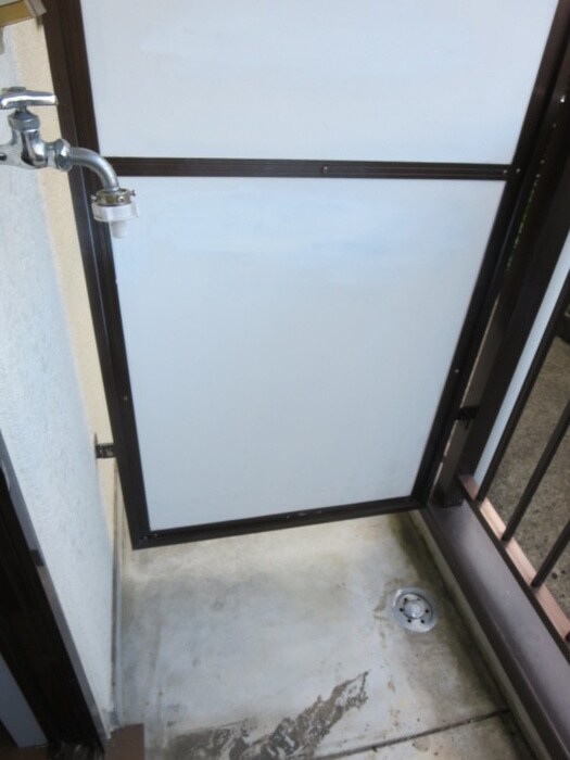 物件内観写真10　(洗濯機置場)