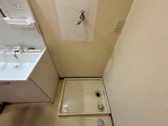 物件内観写真14　(洗濯機置場)