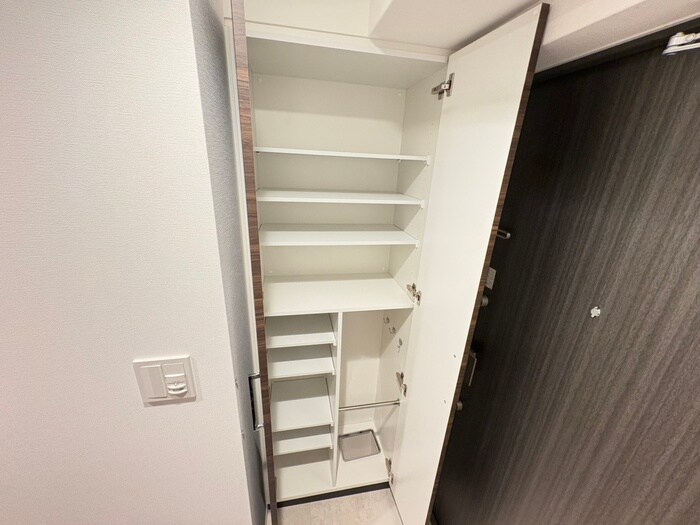 物件内観写真18　(靴箱)