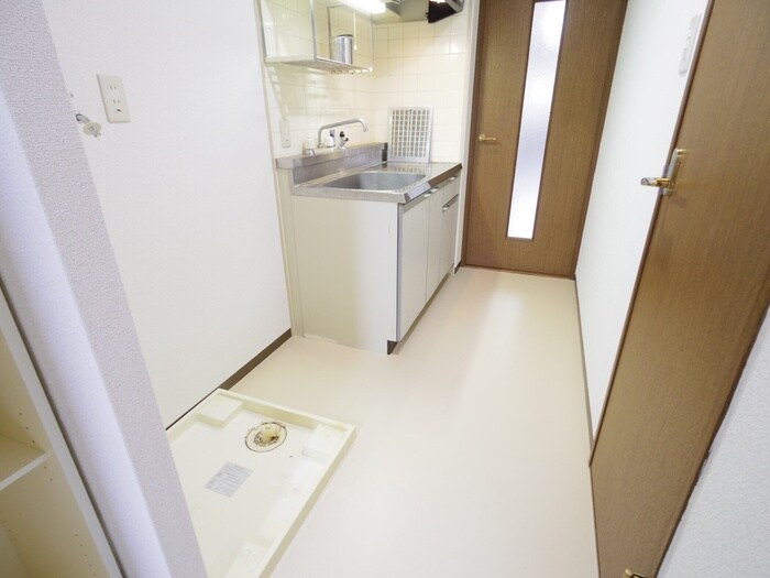 物件内観写真17　(洗濯機置場)