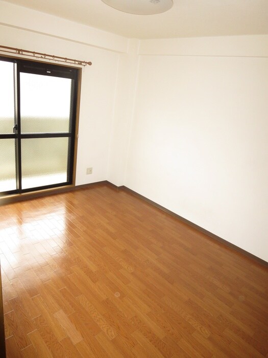 物件内観写真4　(居室)