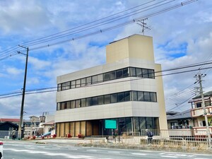 アヴィオ－ル高槻外観写真