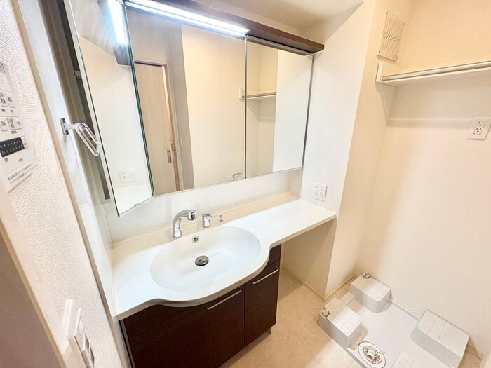 物件内観写真12　(洗面)