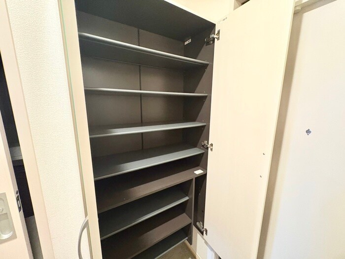 物件内観写真15　(靴箱)