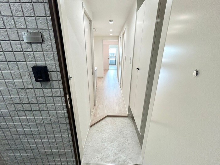 物件内観写真4　(玄関)