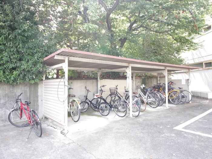物件外観写真3　(駐輪場)