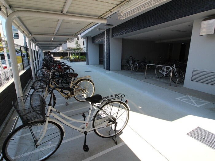 物件外観写真3　(駐輪場)