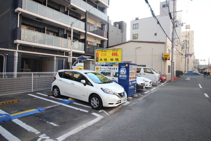 物件外観写真4　(駐車場)