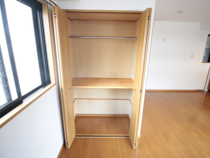 物件内観写真18　(収納)