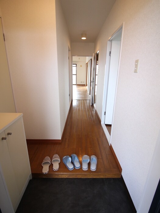 物件内観写真15　(玄関)