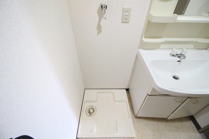 物件内観写真15　(洗濯機置場)