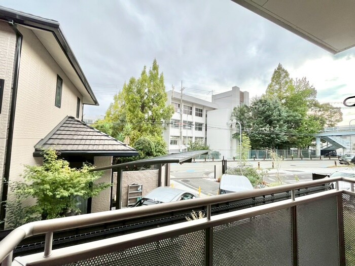 物件内観写真16　(室内からの展望)