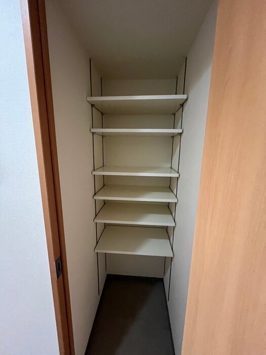 物件内観写真8　(靴箱)