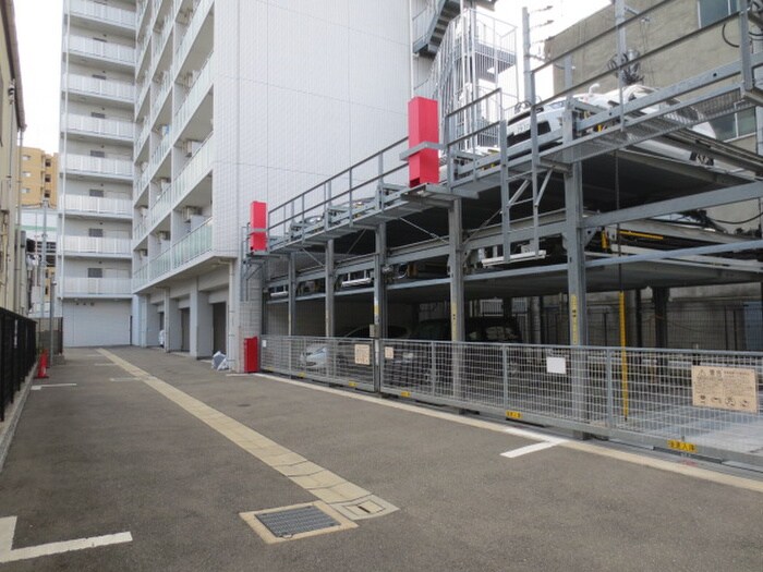 物件外観写真6　(駐車場)