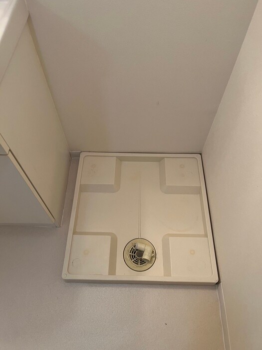 物件内観写真11　(洗濯機置場)