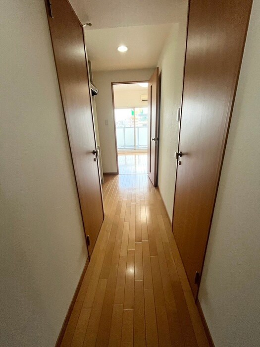 物件内観写真17　(廊下)