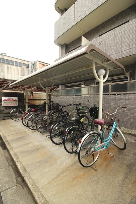 物件外観写真3　(駐輪場)