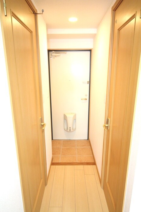 物件内観写真10　(玄関)