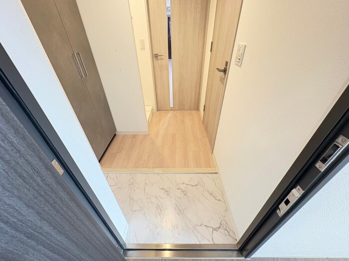 物件内観写真15　(玄関)