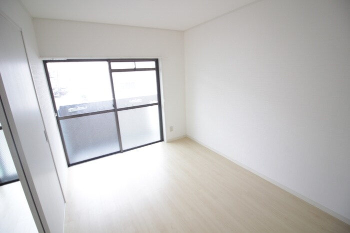 物件内観写真10　(居室)