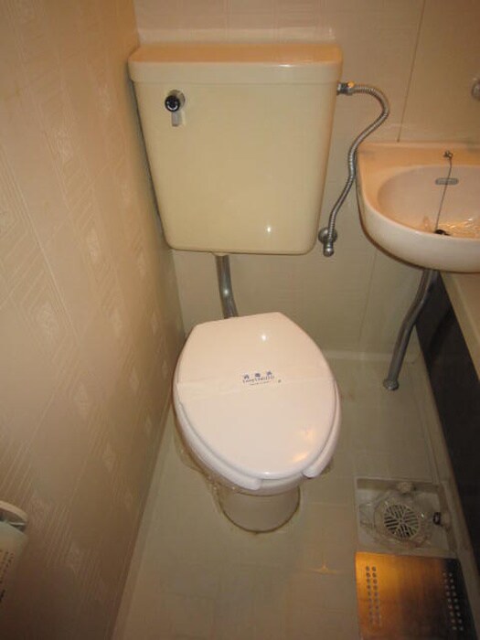 物件内観写真3　(トイレ)