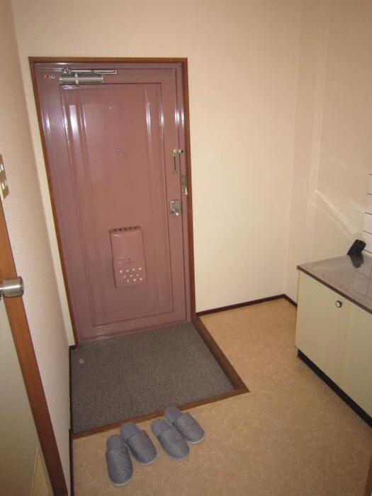 物件内観写真7　(玄関)