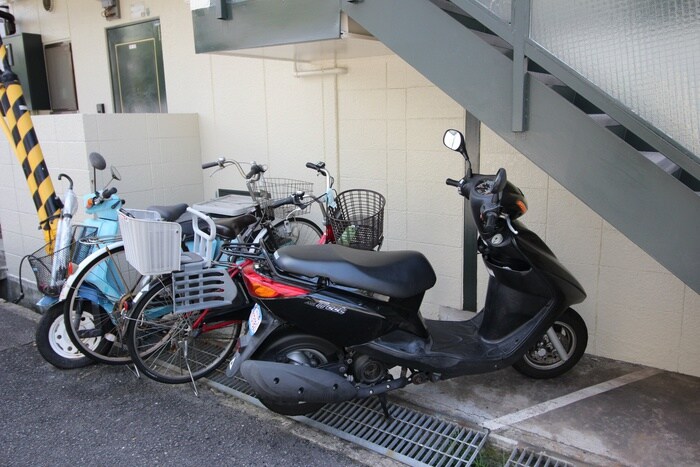 物件外観写真5　(駐輪場)