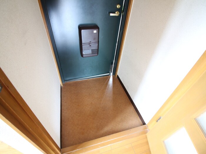物件内観写真13　(玄関)