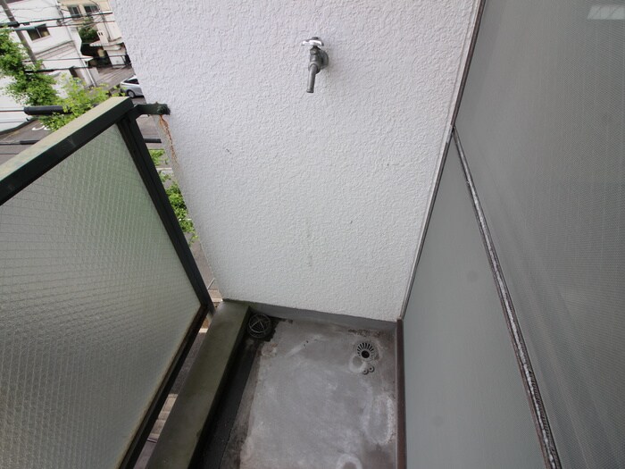 物件内観写真14　(洗濯機置場)