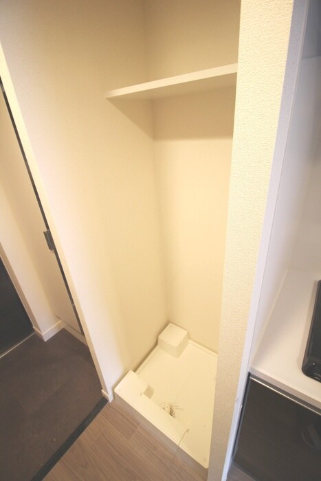 物件内観写真10　(洗濯機置場)