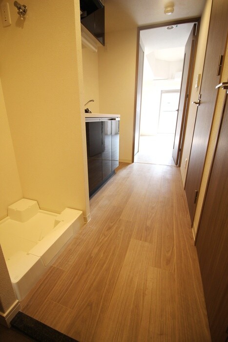 物件内観写真16　(廊下)