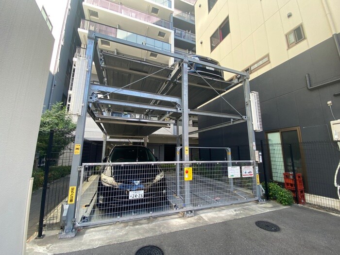 物件外観写真2　(駐車場)