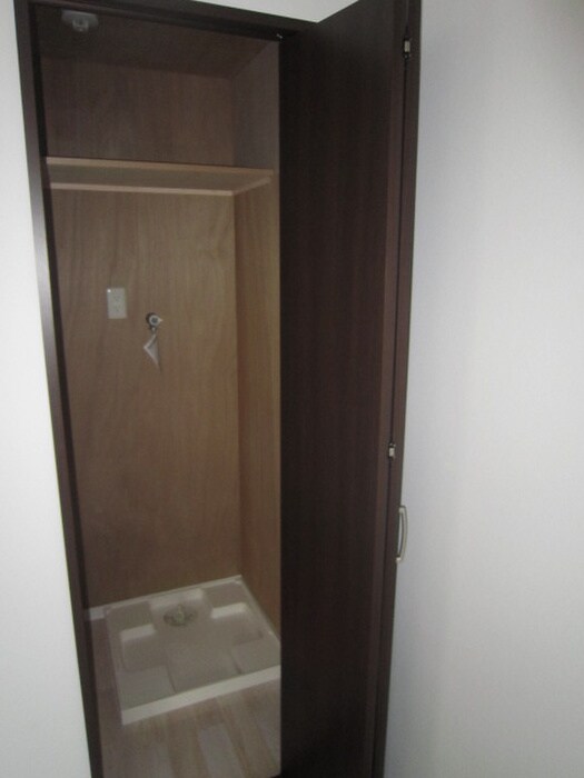 物件内観写真14　(洗濯機置場)