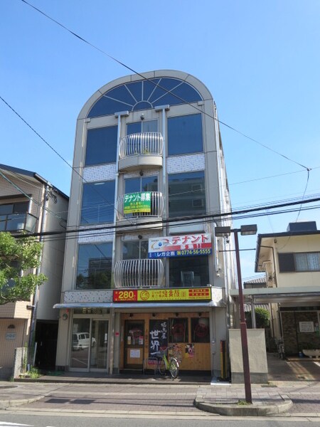 パレス新田辺外観写真