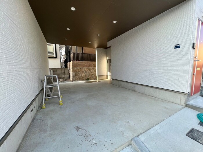 物件外観写真4　(駐輪場)