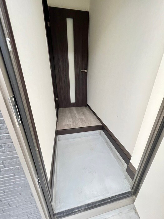 物件内観写真16　(玄関)